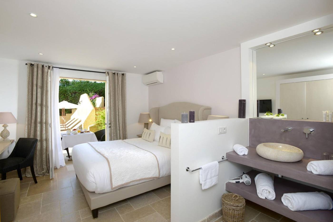 La-Bastide-D-Antoine-Room-33