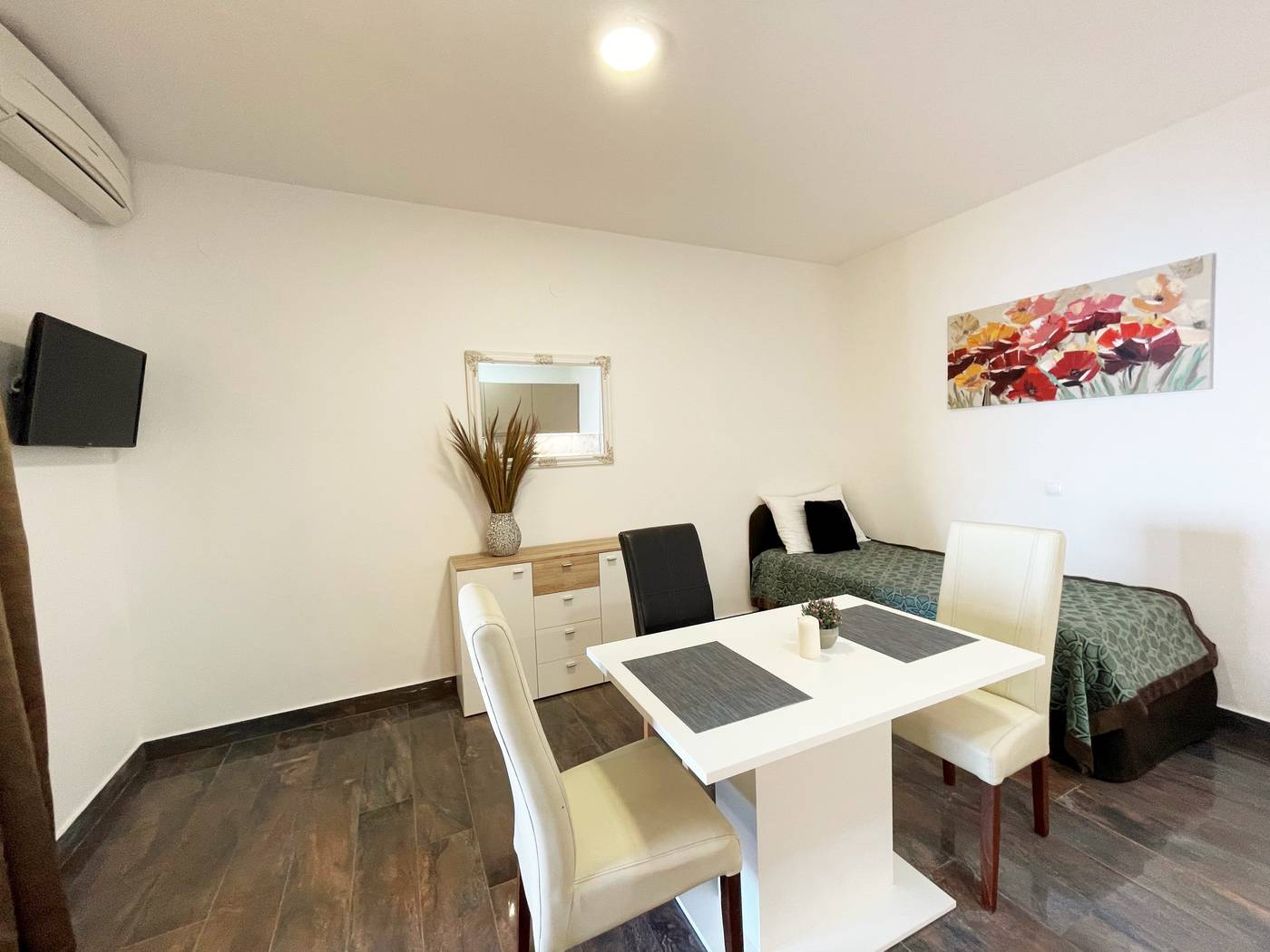 Villa-Sunset-Room-45