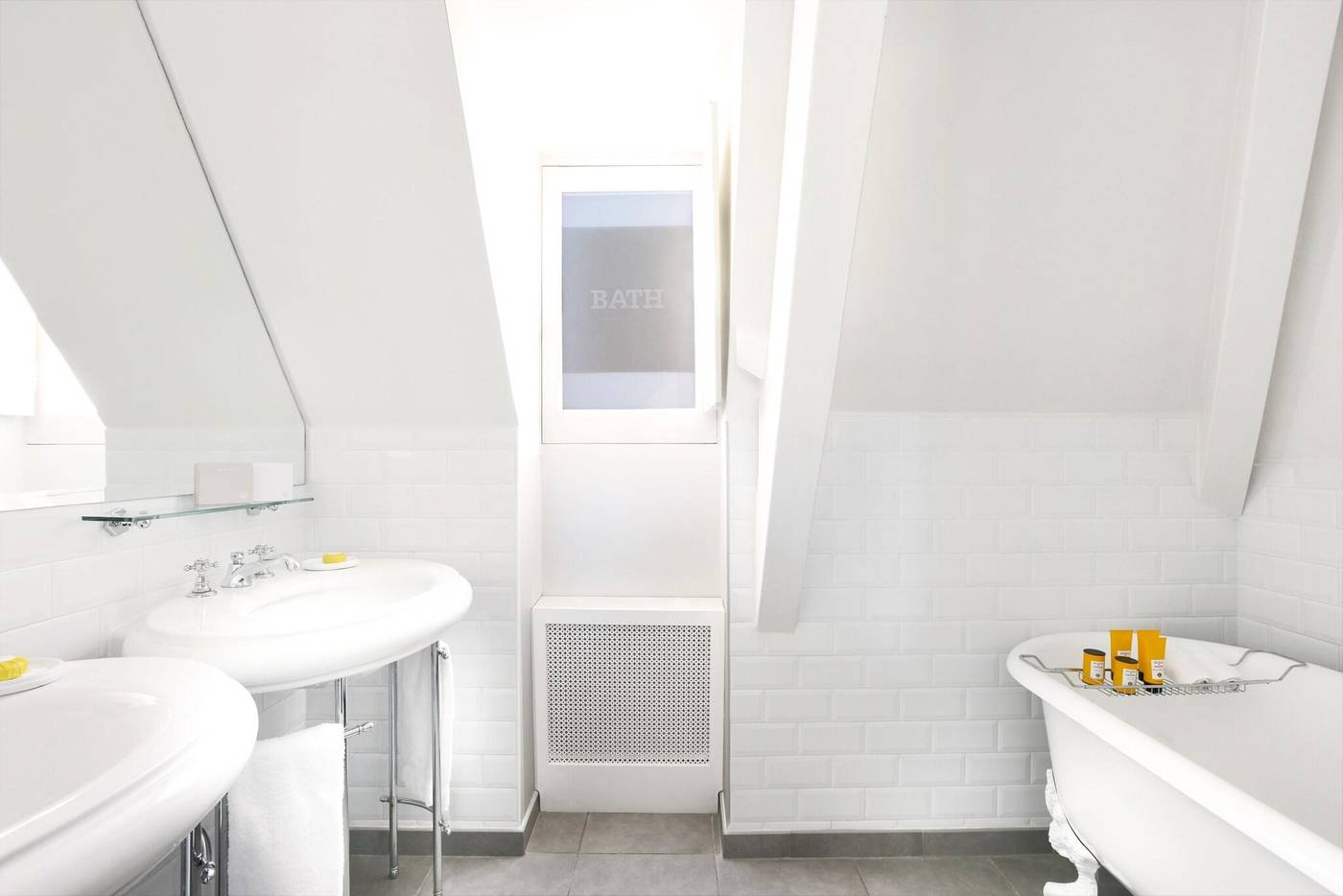 White-1921-Saint-Tropez-Room-39