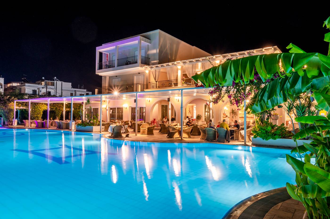 Peridis-Family-Resort-Restaurant-5