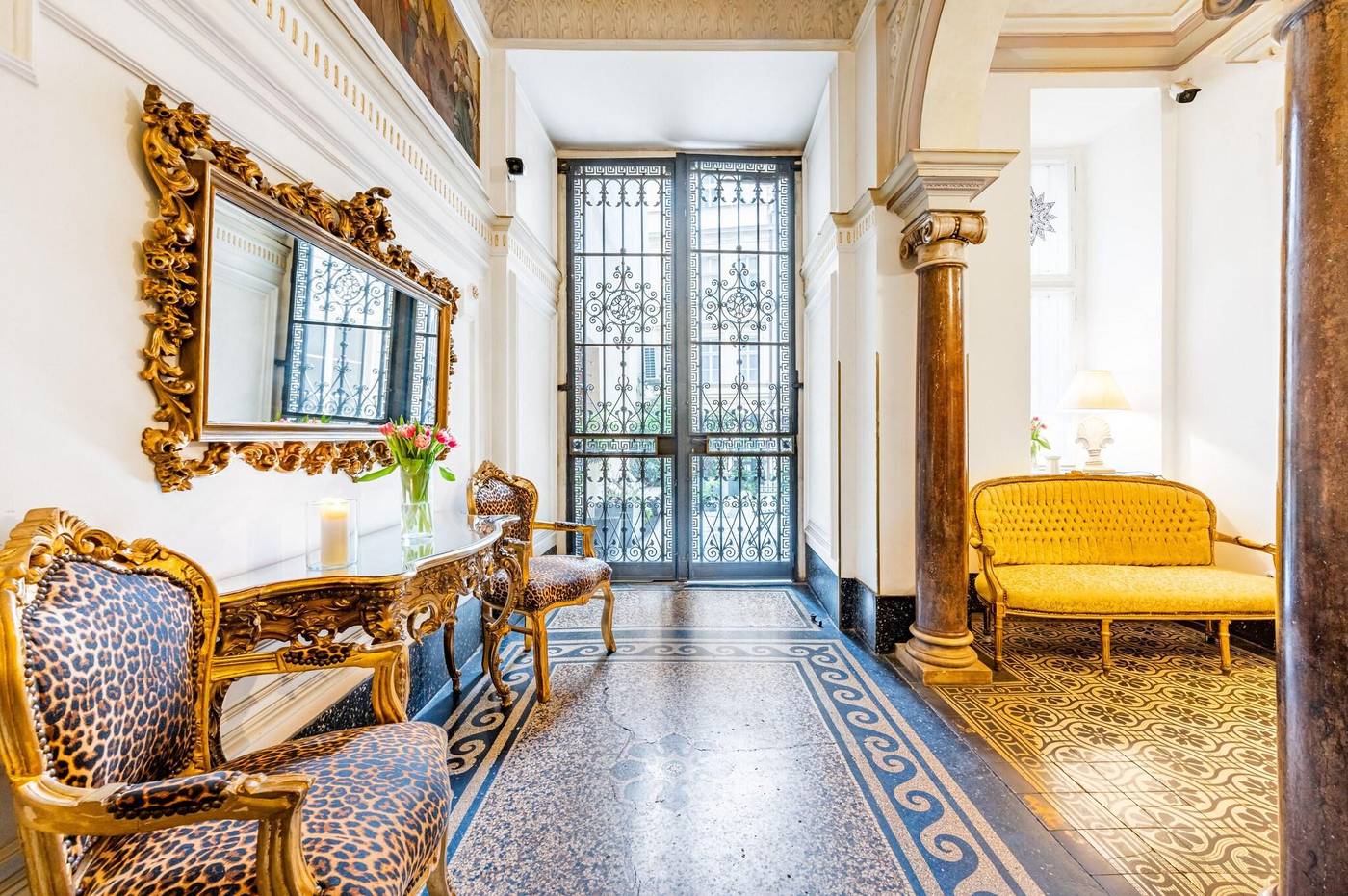 Malostranska-Residence-Lobby-7