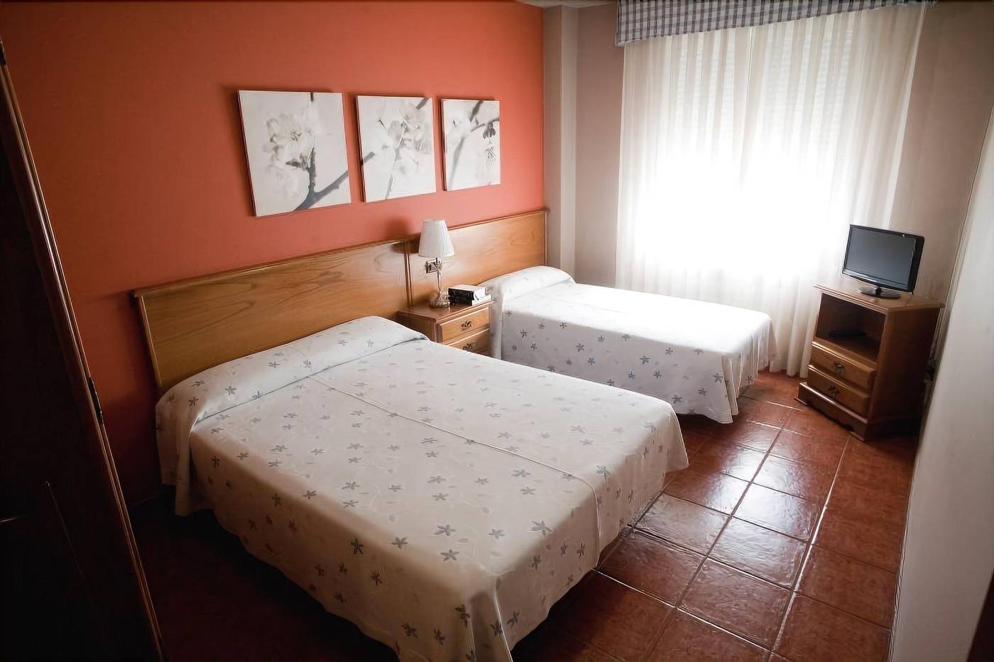 Hotel El Balcón-Spain-AVILES-Room-5