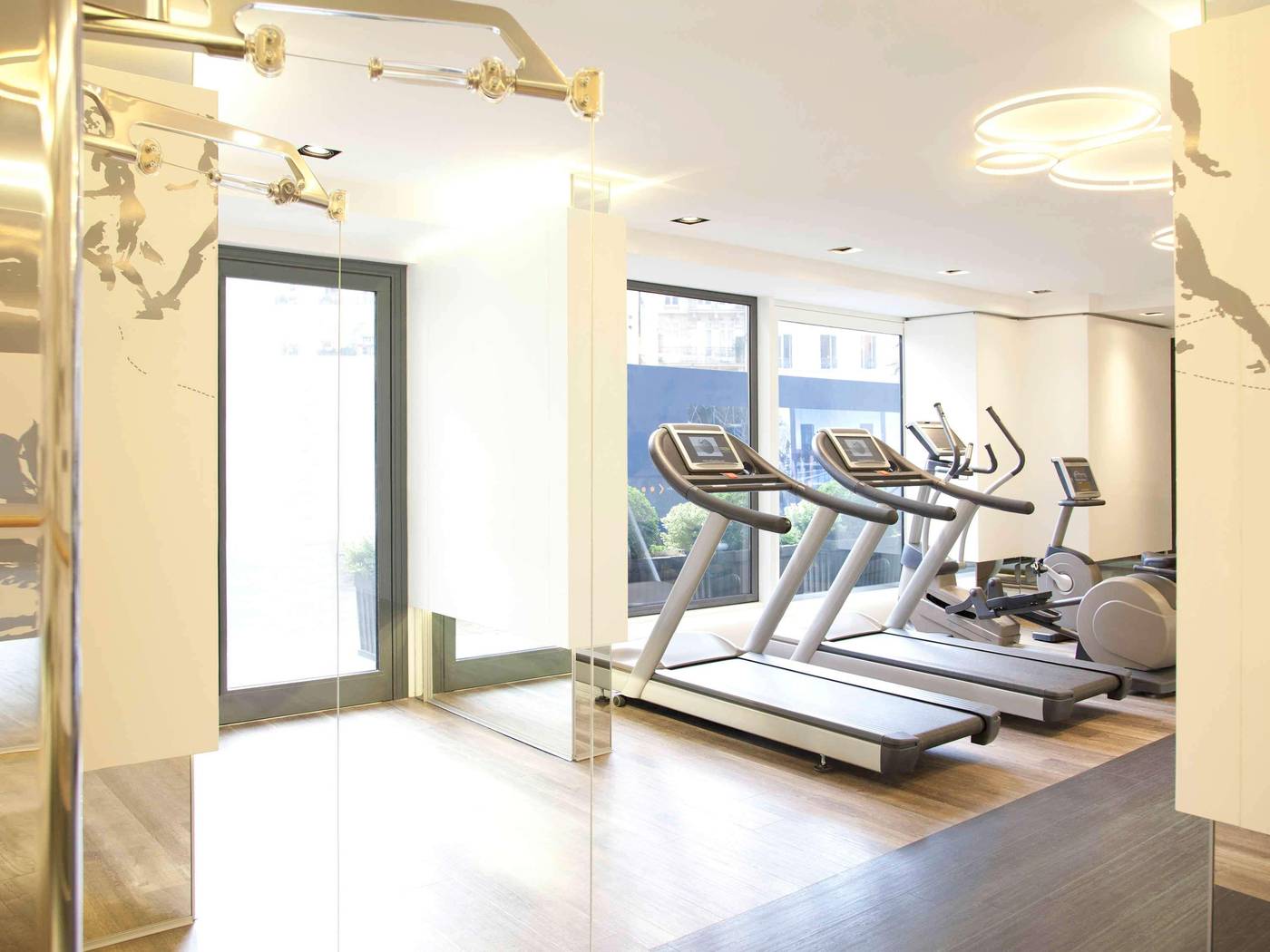 Novotel-Paris-Les-Halles-Sports-and-Entertainment-61