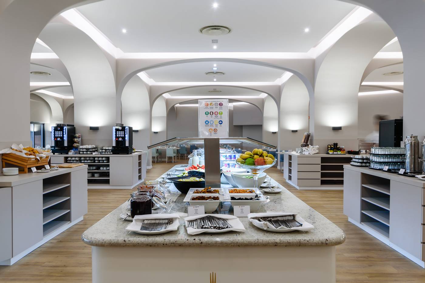 Jupiter-Albufeira-Hotel---Family---Fun-Restaurant-33