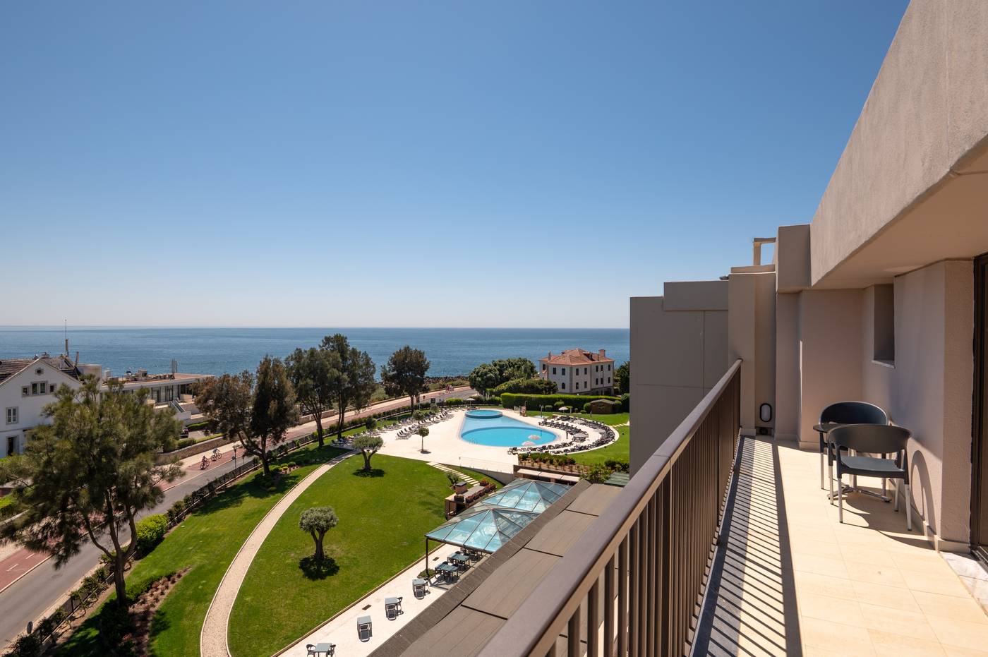 Vila-Gale-Village-Cascais-Room-39