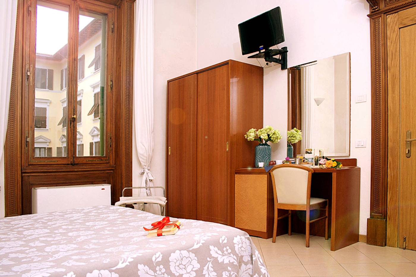 Hotel-Bonifacio-Room-19