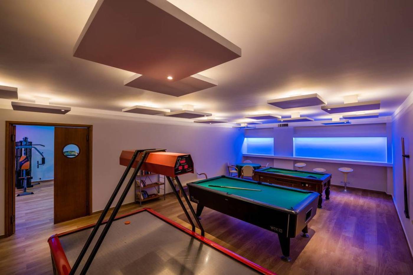 Hotel-Mediterranean-Beach-Sports-and-Entertainment-75