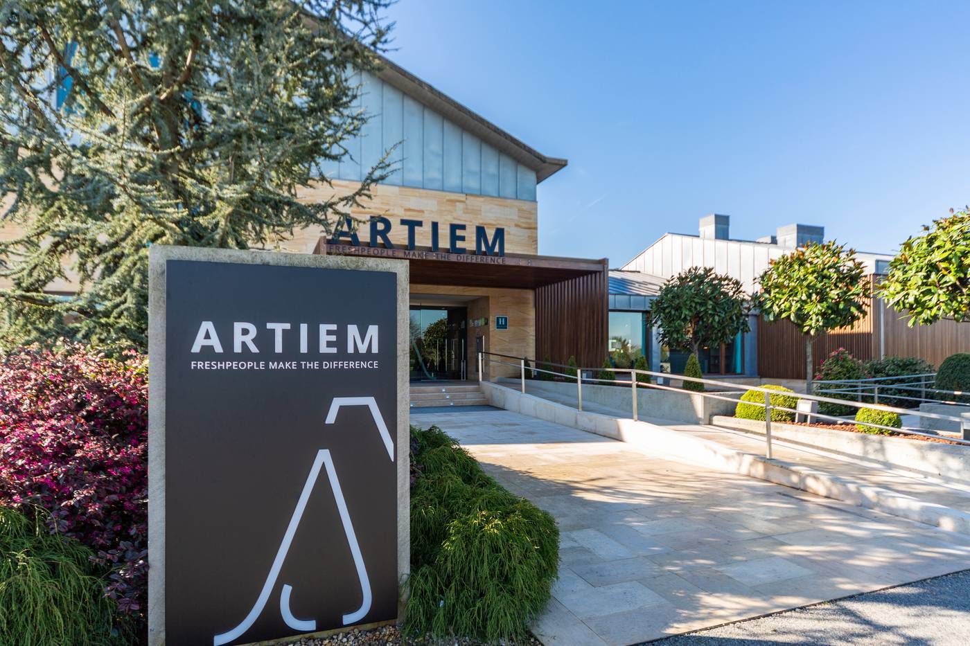 Artiem Asturias-Spain-QUINTUELES - VILLAVICIOSA-Lobby-2