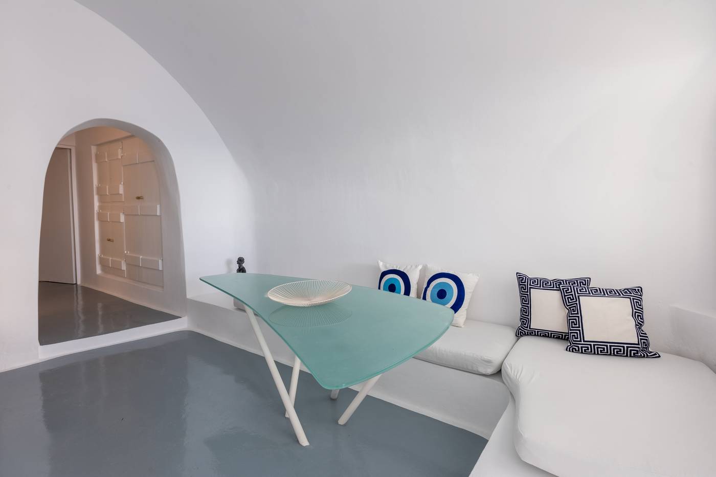 Heaven-s-Edge-Room-29