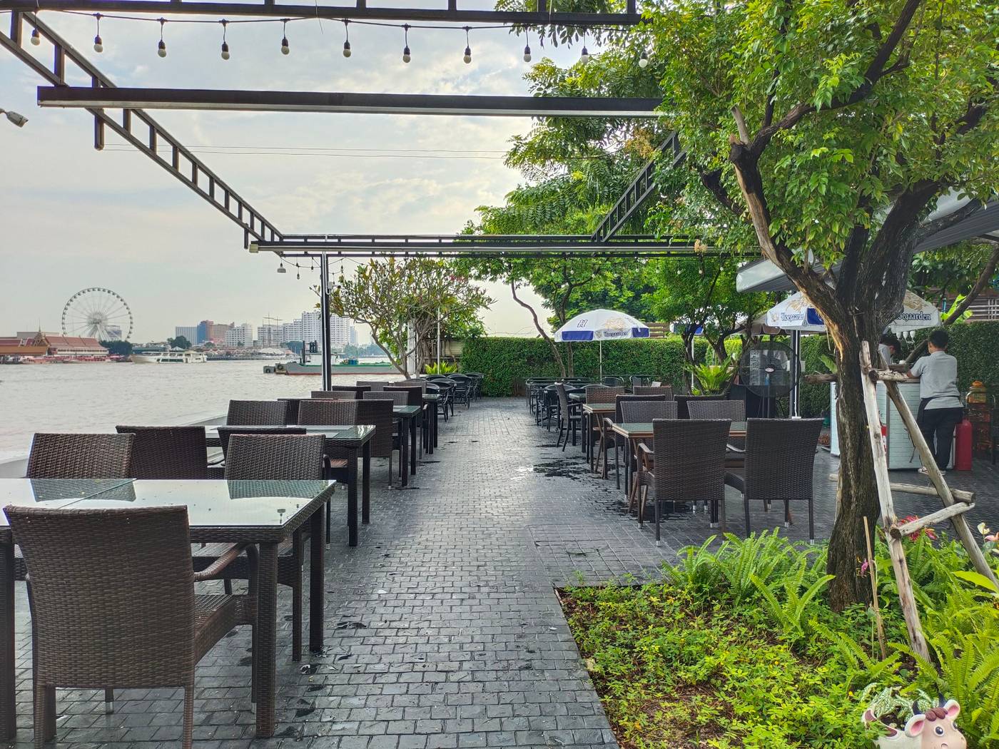 Away-Bangkok-Riverside-Kene-Restaurant-60