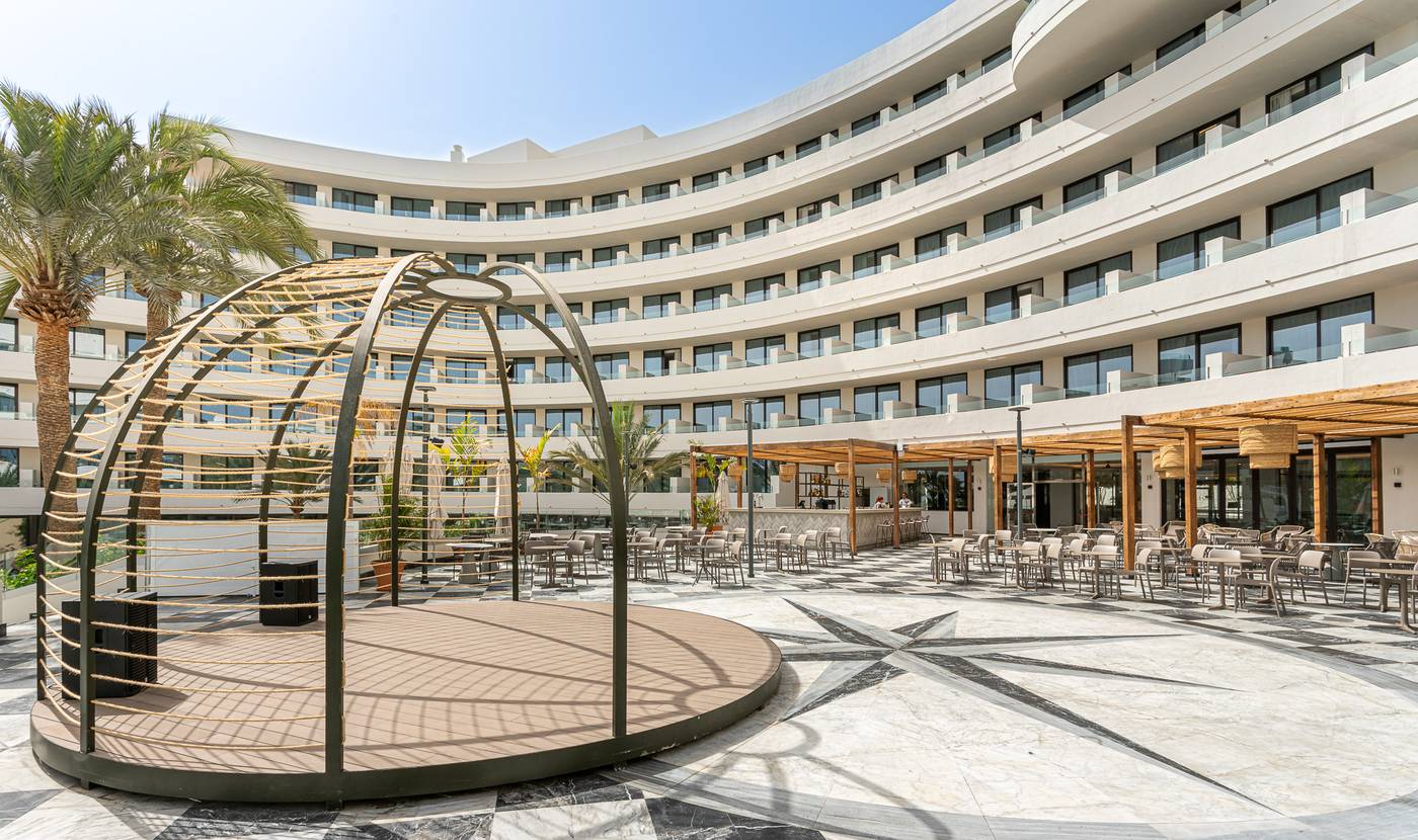 Mediterranean-Palace-Hotel-Terrace-11