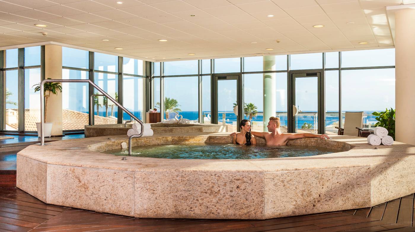 Insotel-Punta-Prima-Prestige-Suites---Spa-Pool-52