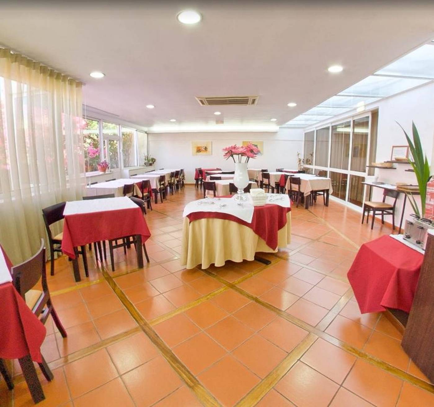 WOT-Lagos-Montemar-Restaurant-28