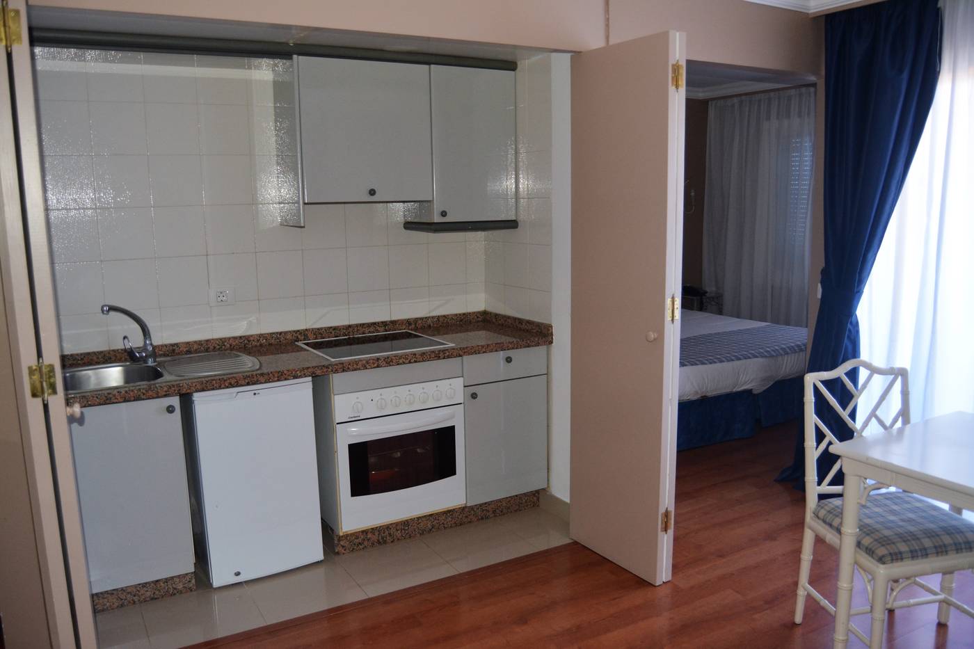 Hotel-Spa-La-Quinta-Park-Suites-Room-17