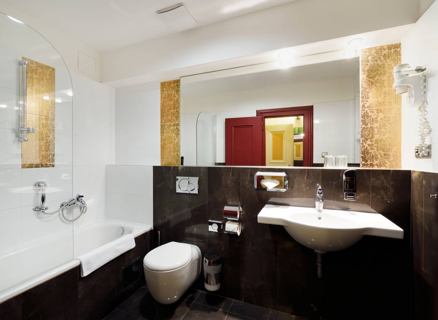 The-Charles-Hotel-Room-25