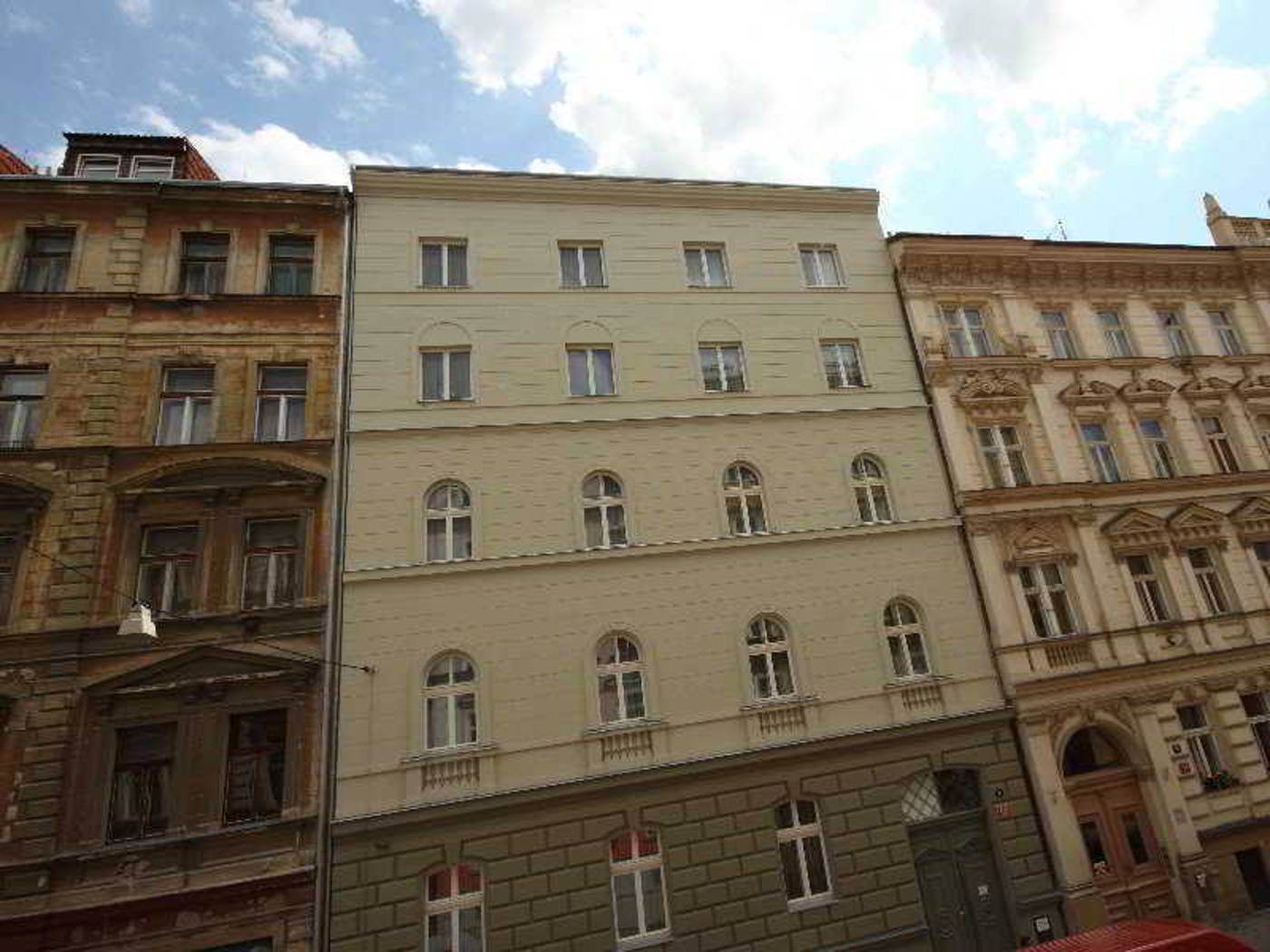 Pure-White-General-view-5