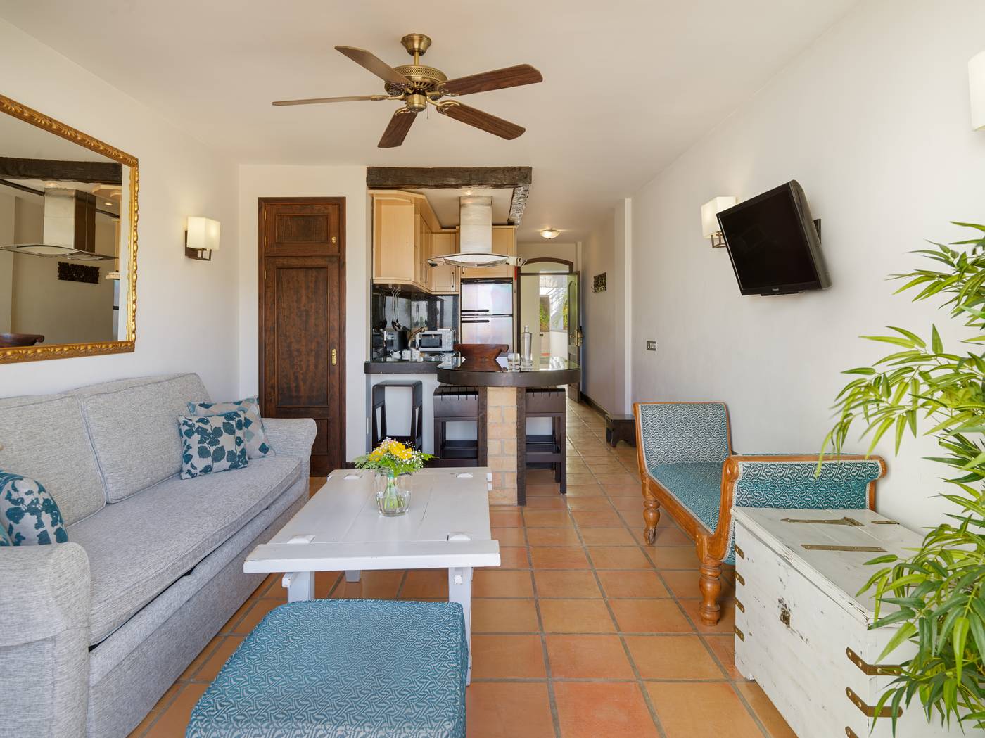 Regency-Country-Club-Room-25