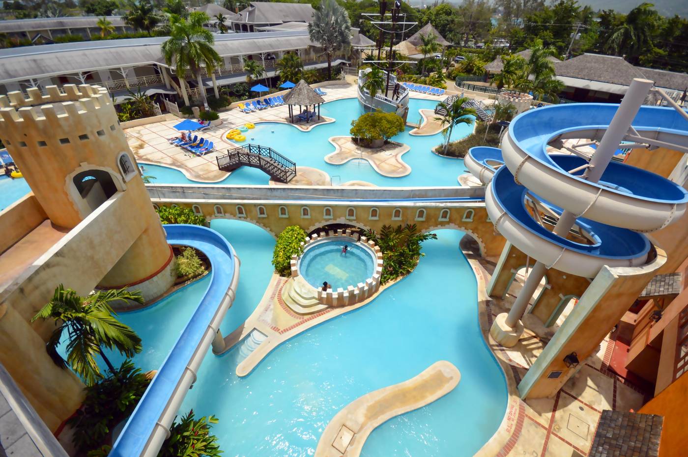 Sunscape-Cove-Montego-Bay-Resort-and-Spa-Pool-6