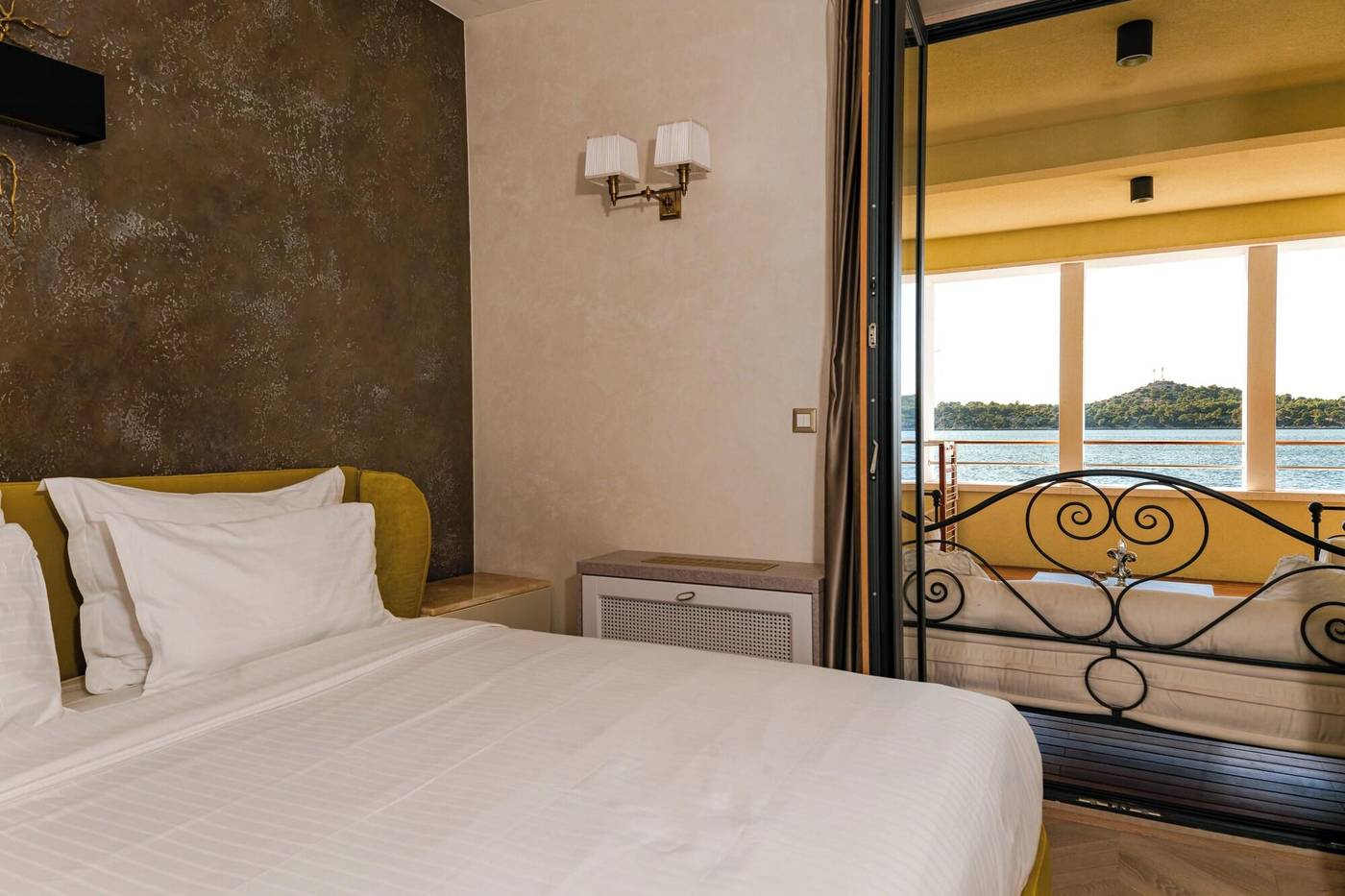 Armerun-Heritage-Hotel---Residences-Room-32