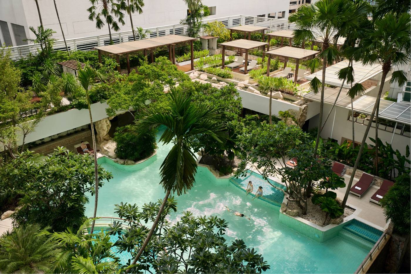 Dusit-Suites-Hotel-Ratchadamri--Bangkok-Pool-36
