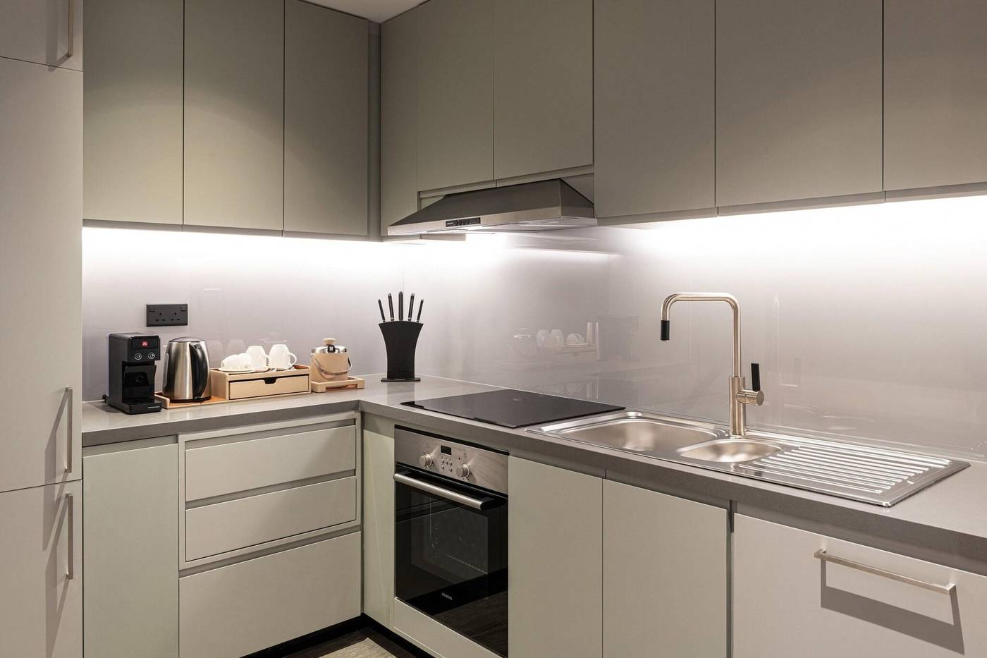 Le-Royal-Meridien-Beach-Resort-and-Spa-Room-48