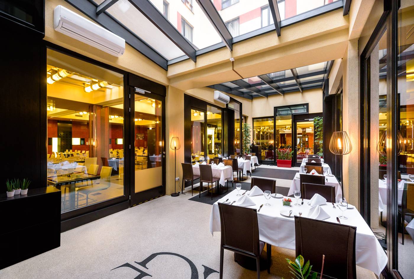 Grand-Majestic-Plaza-Hotel-Restaurant-2