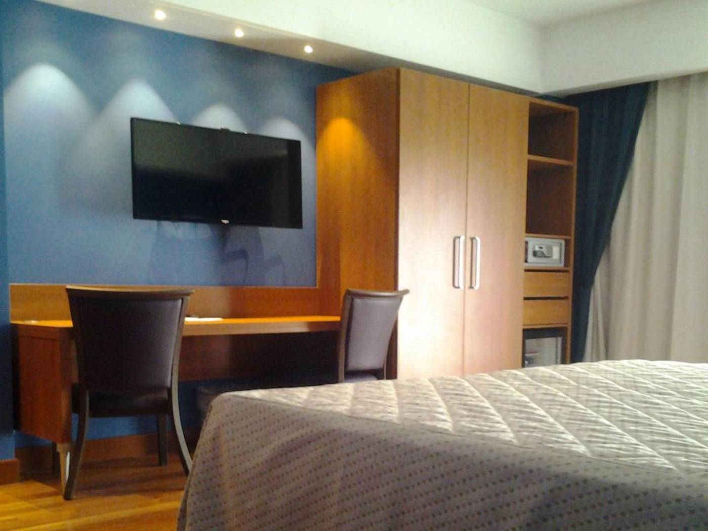 Catania-International-Airport-Hotel-Room-10
