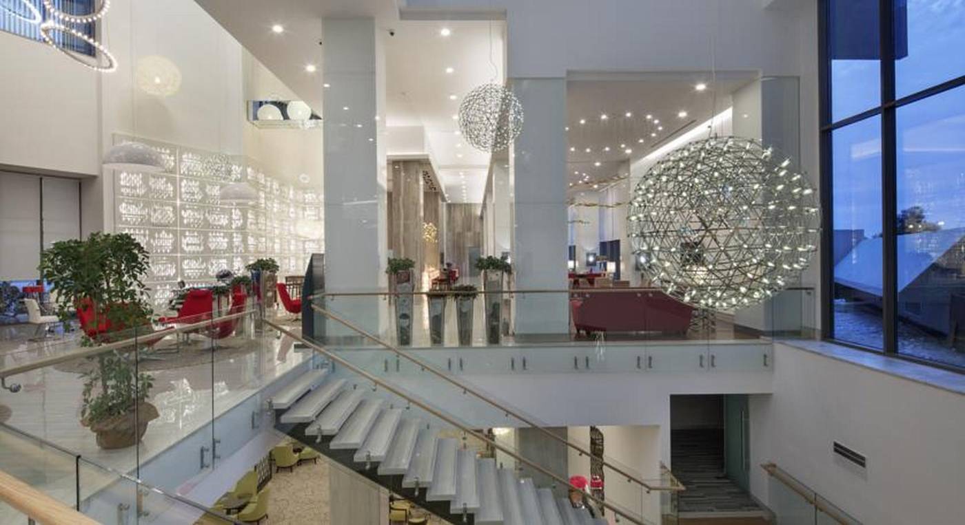 The-Sense-De-Luxe-Hotel-Lobby-46