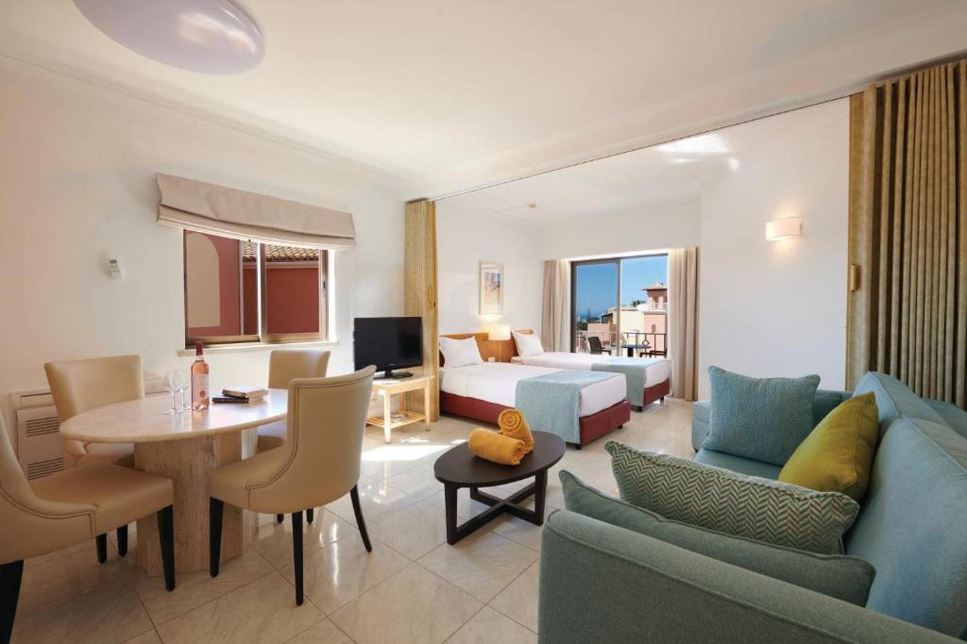 Four-Seasons-Vilamoura-Room-28