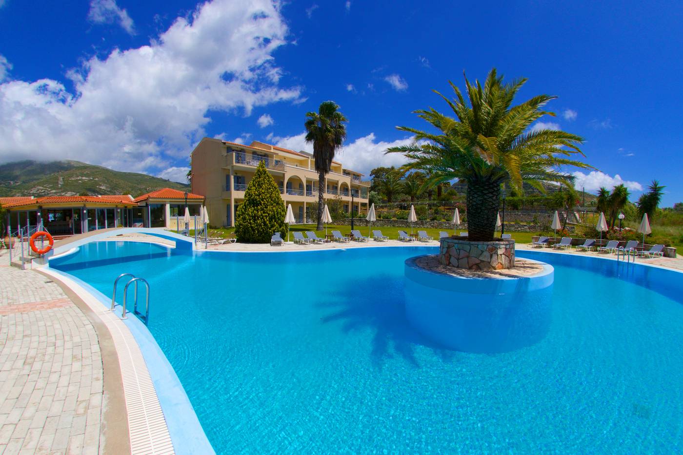 Alkioni-Hotel-Pool-2