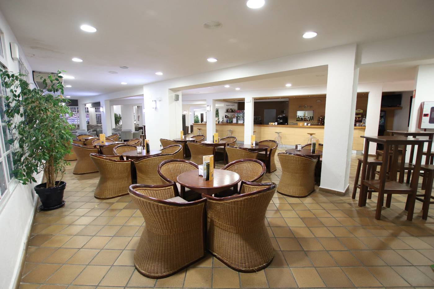 Carabela-Beach---Golf-Hotel-Bar-50