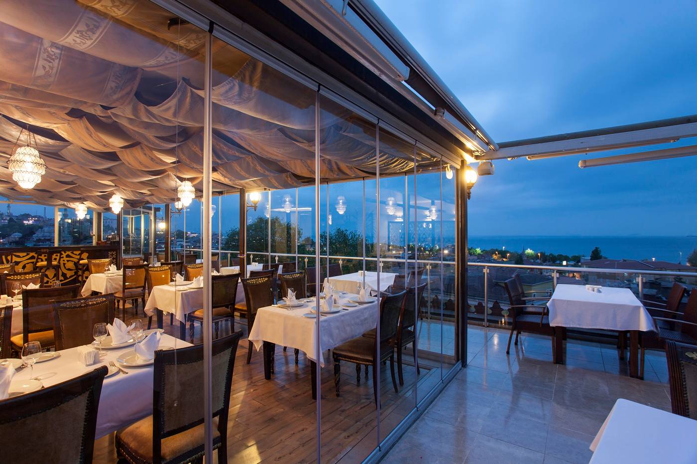 Ottoman-Hotel-Park-Bar-9