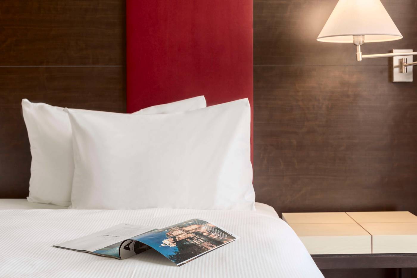 NH-Amsterdam-Schiphol-Airport-Room-33