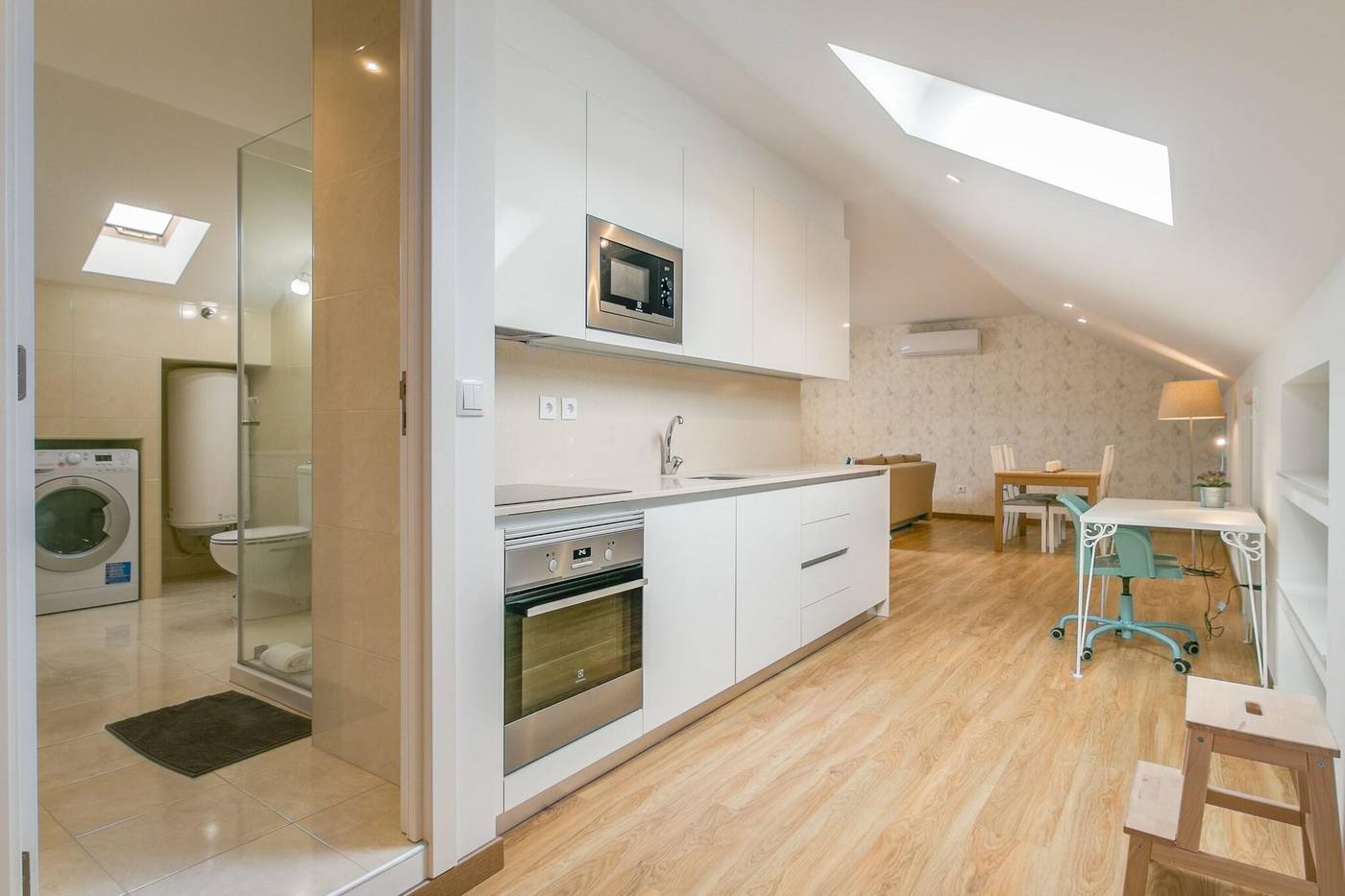 Home-Out-Rooms---Apartments-Room-87