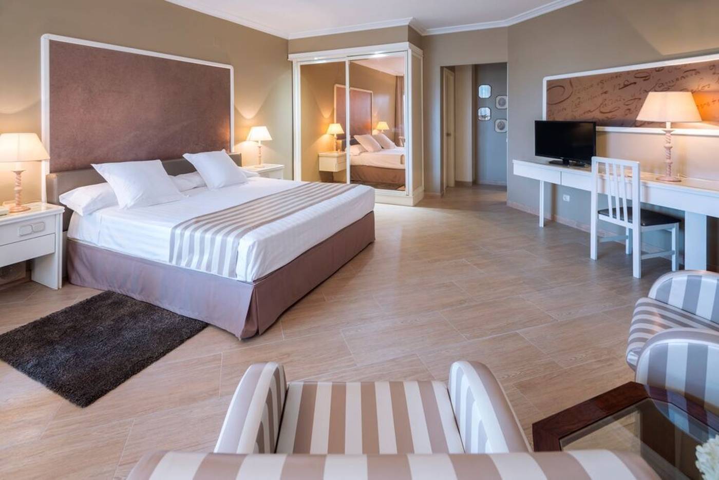 Mas-Gallau-Room-9