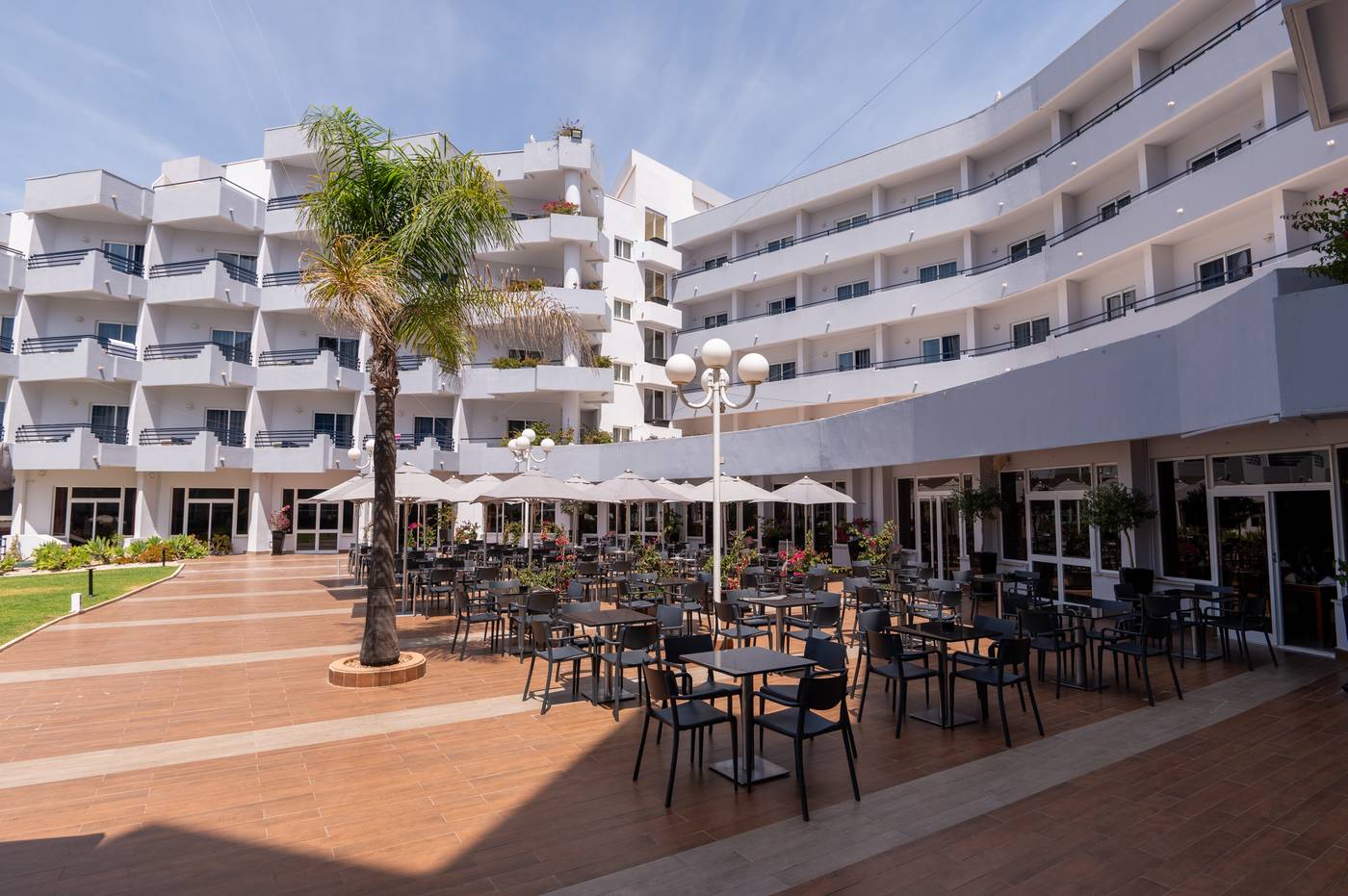 Vila-Gale-Nautico-Terrace-11