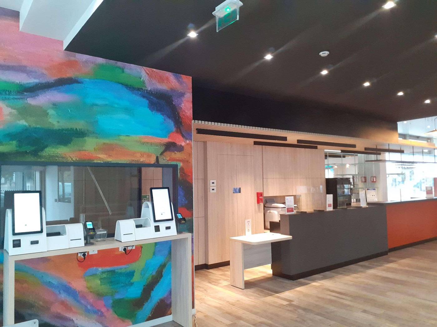 Inter-Hotel-Torcy-Lobby-14