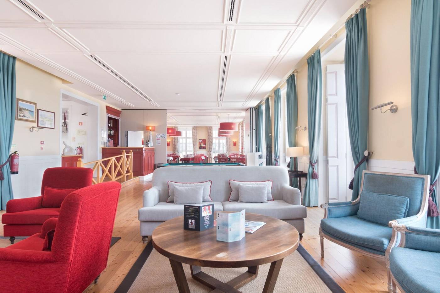 Casa-do-Medico-de-S--Rafael-Lobby-5