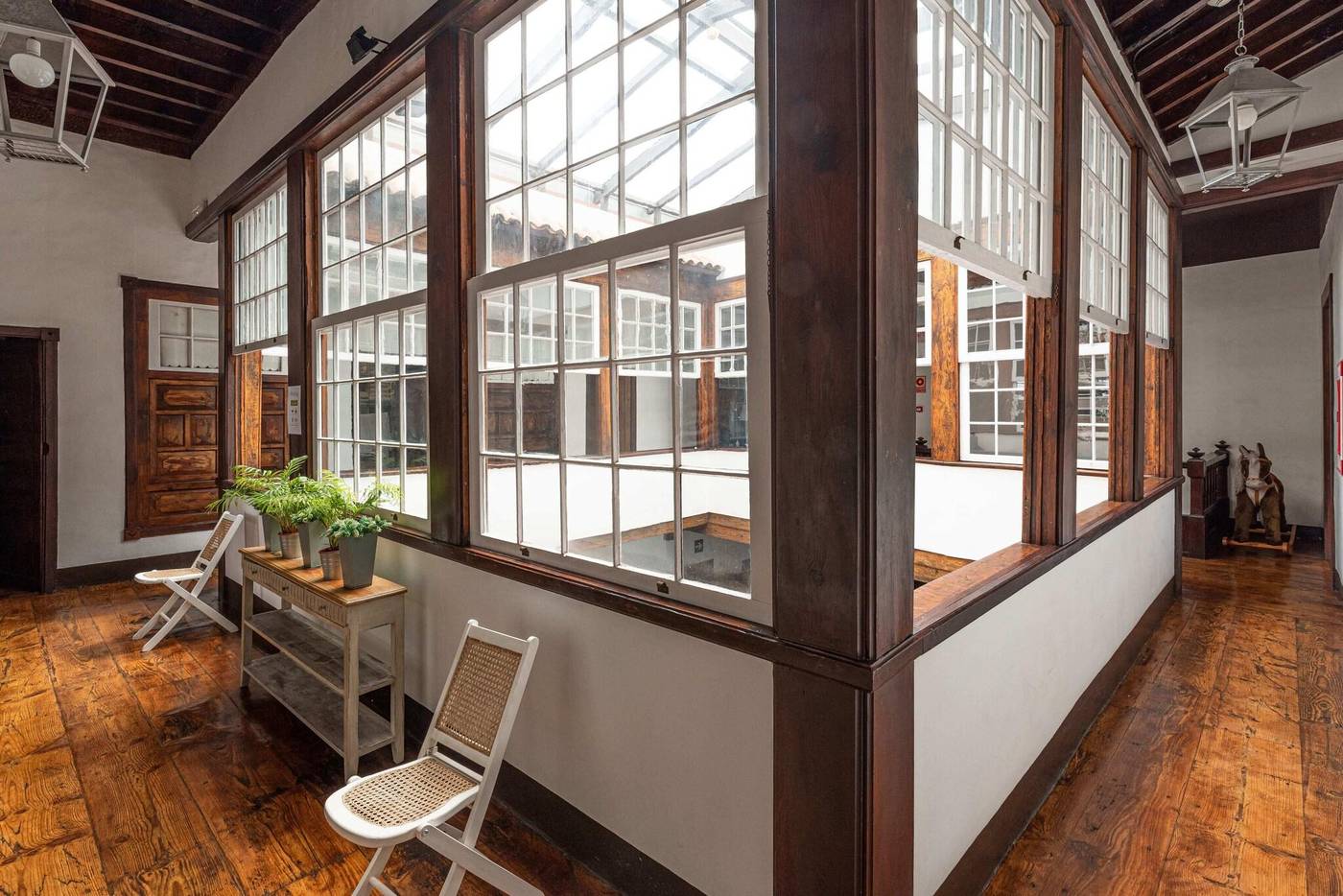 Isla-Baja-Suites-Lobby-14