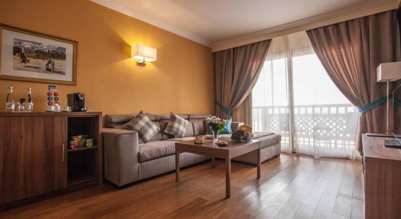 Savoy-Le-Grand-Hotel-Room-19