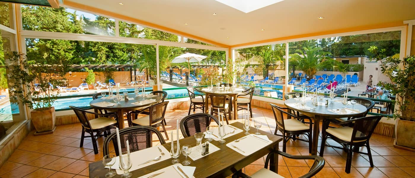 Apartamentos-da-Balaia-Restaurant-16