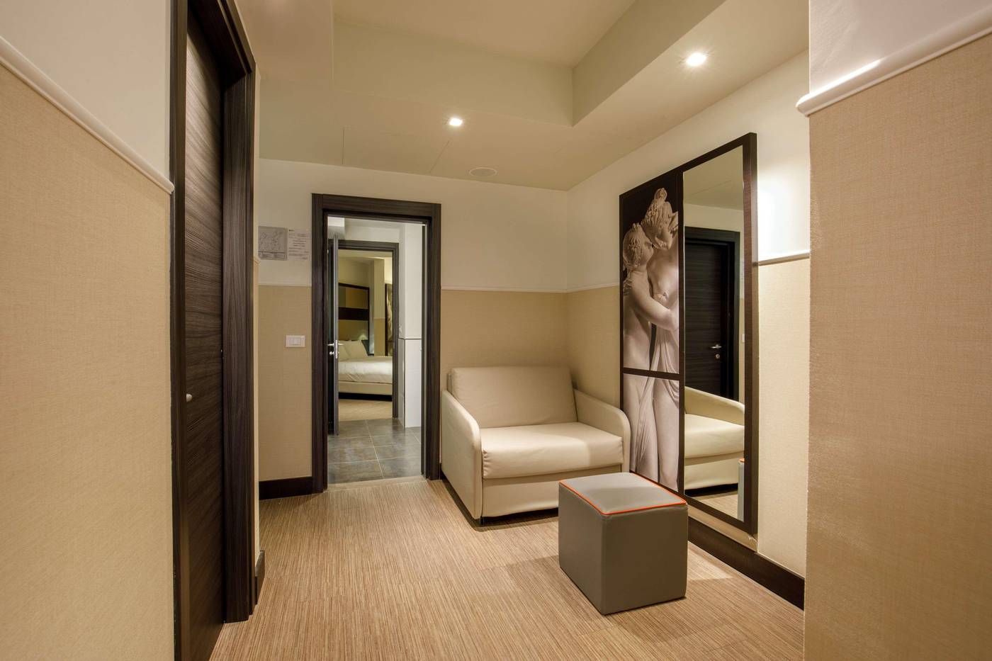 Cosmopolita-Hotel-Rome--Tapestry-Collection-by-Hil-Room-52