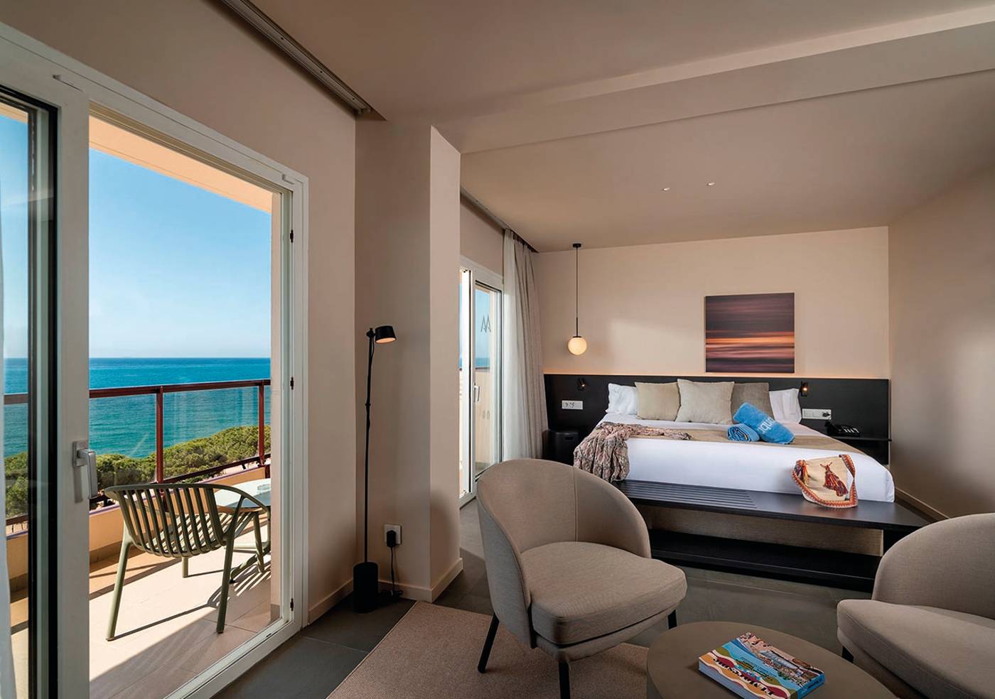 Aqua-Hotel-Promenade-Room-37