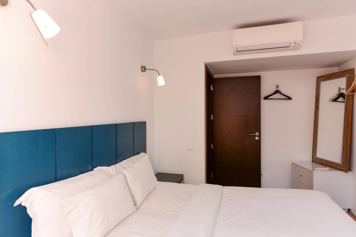 Alfama---Lisbon-Lounge-Suites-Room-60