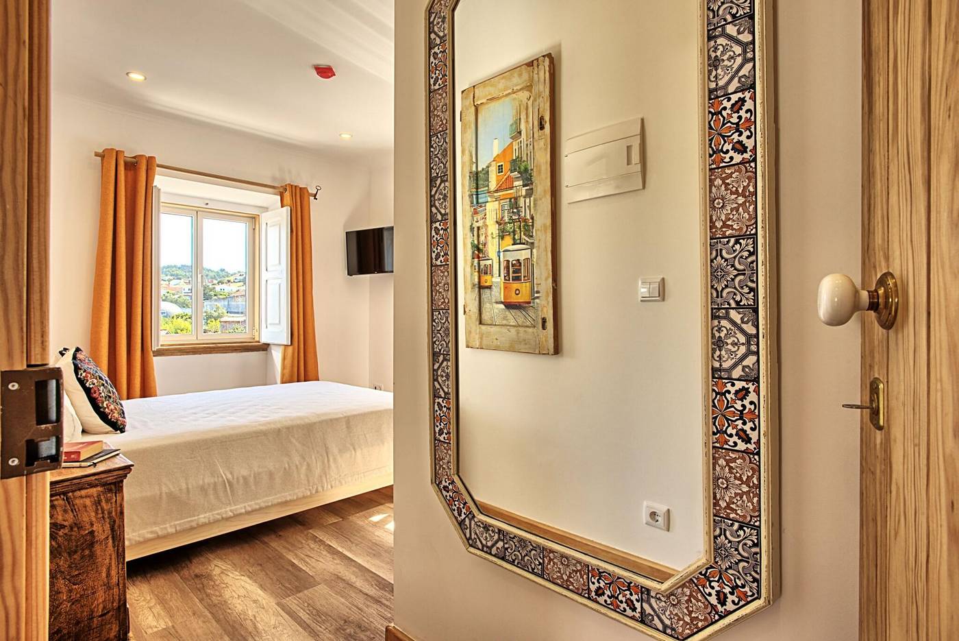 Ninho-Saloio-Room-32