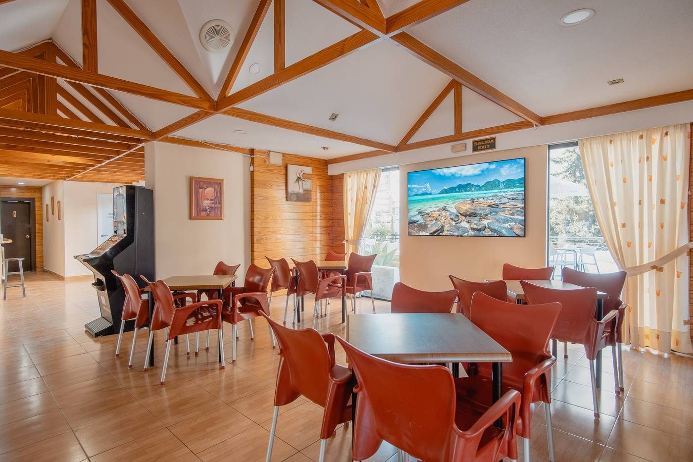 Luxmar-Apartments-Lobby-35