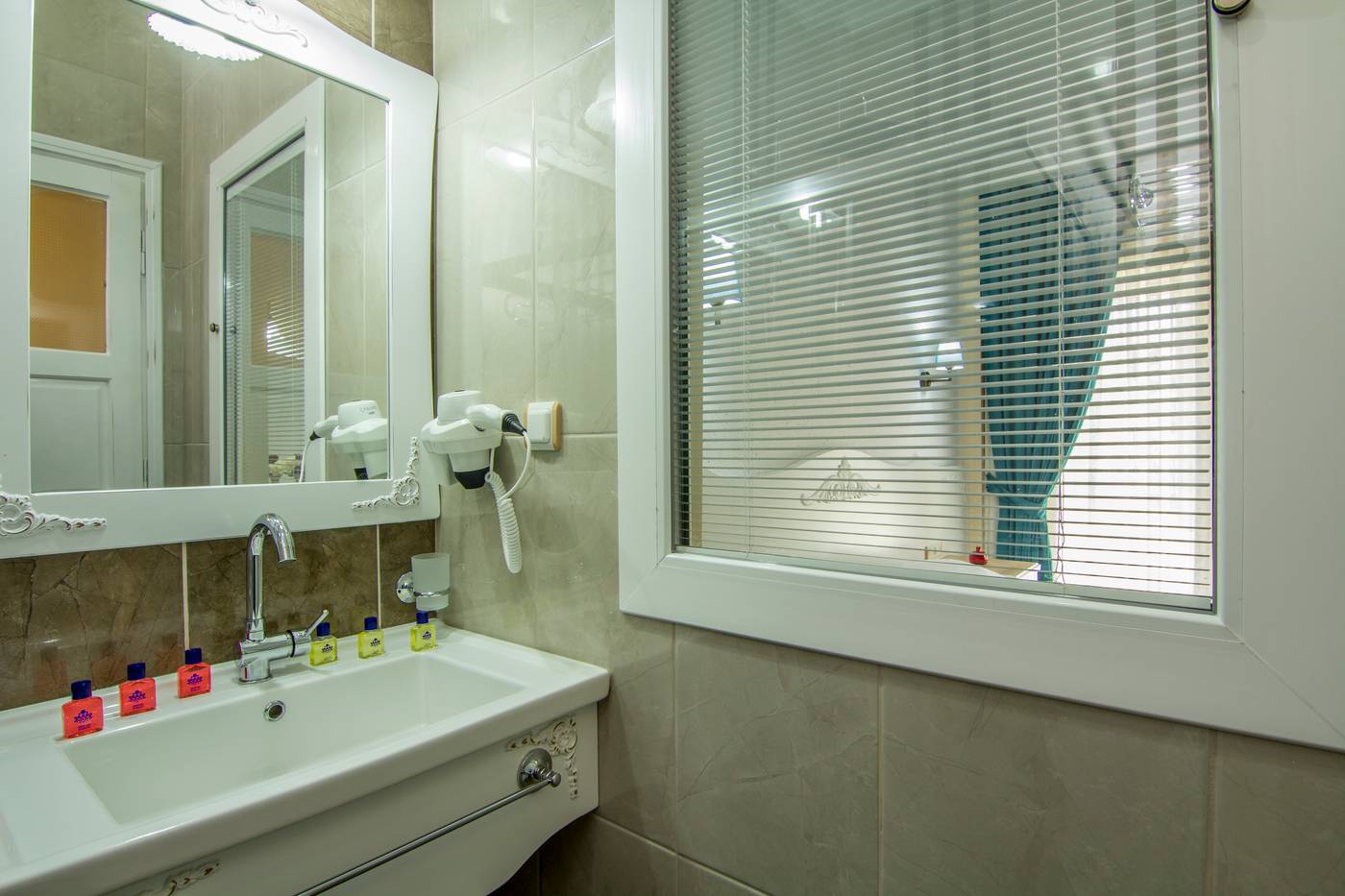 Hotel-Karbel-Sun-Room-53