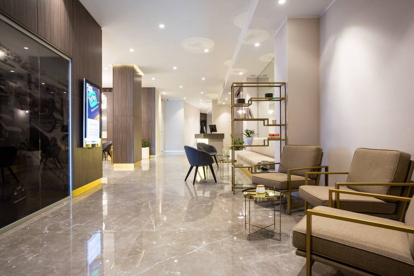 Hotel-115-The-Strand-Hotel-and-Suites-Lobby-60