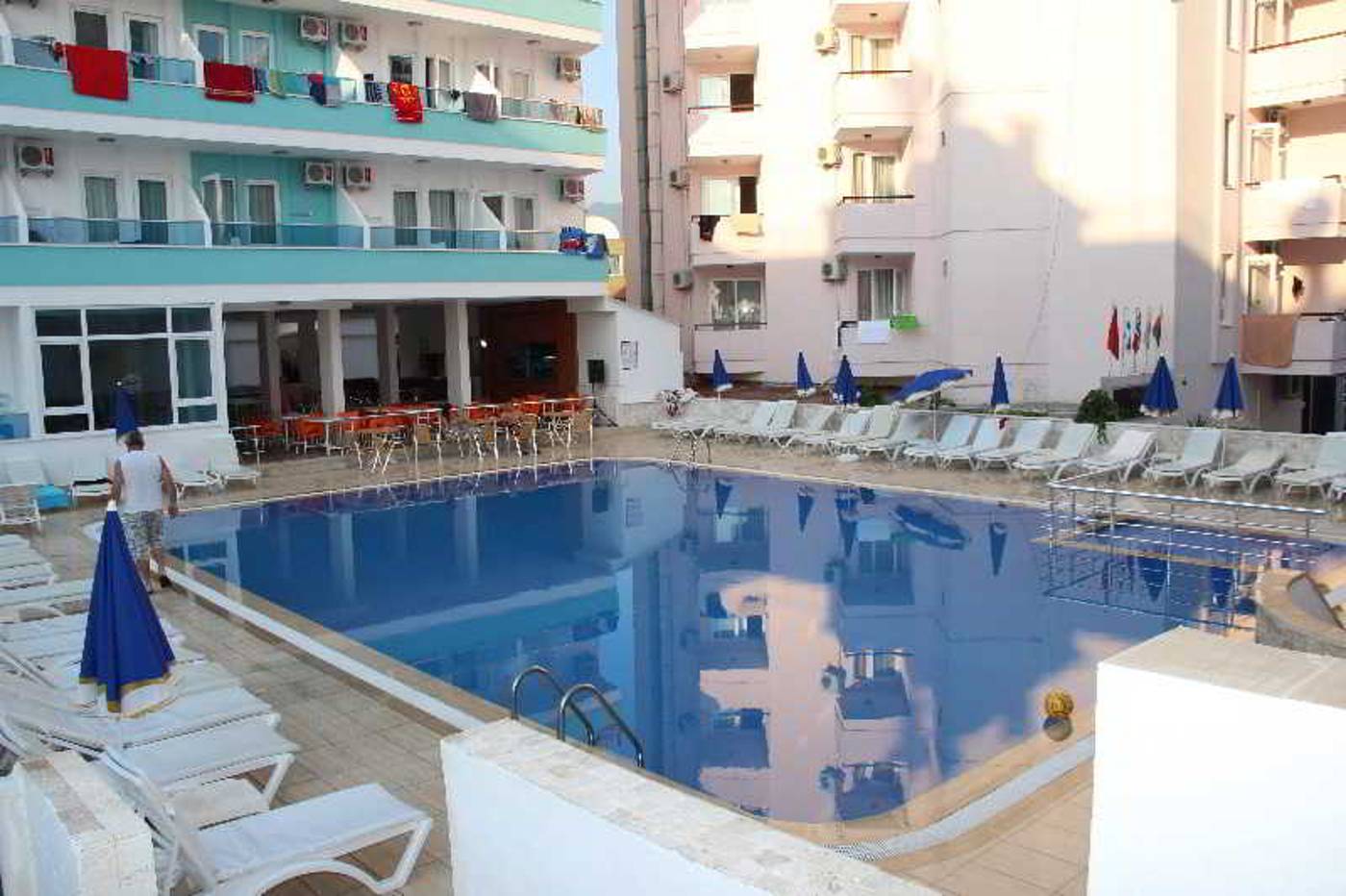 Mesut-Hotel-Pool-2