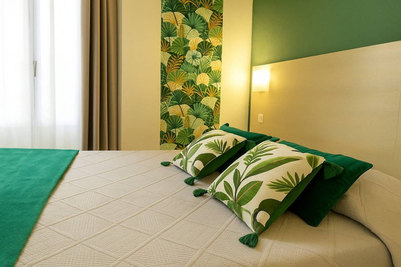 Parisien-France-MENTON -Room-9